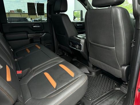 Used 2022 GMC Sierra 2500 AT4 w/ AT4 Preferred Package AWD/4WD image 16