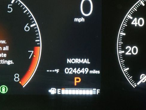 Used 2025 Honda HR-V LX image 18