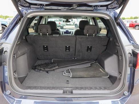 Used 2019 Chevrolet Equinox LT w/ Sun & Navigation Package AWD/4WD image 5