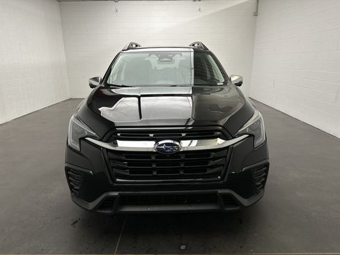 Used 2023 Subaru Ascent Limited w/ Technology Package AWD/4WD image 3