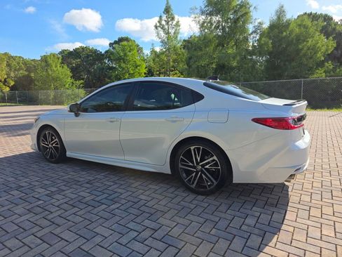 Used 2025 Toyota Camry XSE FWD image 9