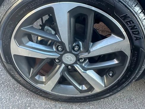 Used 2018 Hyundai Kona Limited image 19