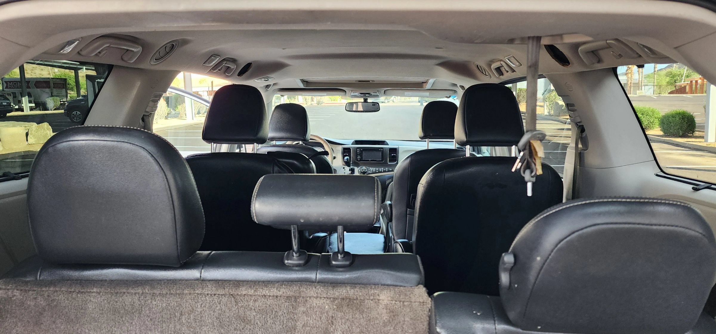 Used 2014 Toyota Sienna SE FWD image 19