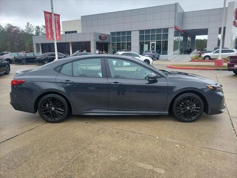 Certified 2025 Toyota Camry SE image 8