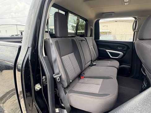 Used 2021 Nissan Titan SV w/ SV Convenience Package RWD image 14