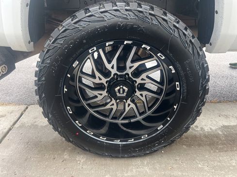 Used 2014 RAM 3500 Laramie w/ Cold Weather Group image 12