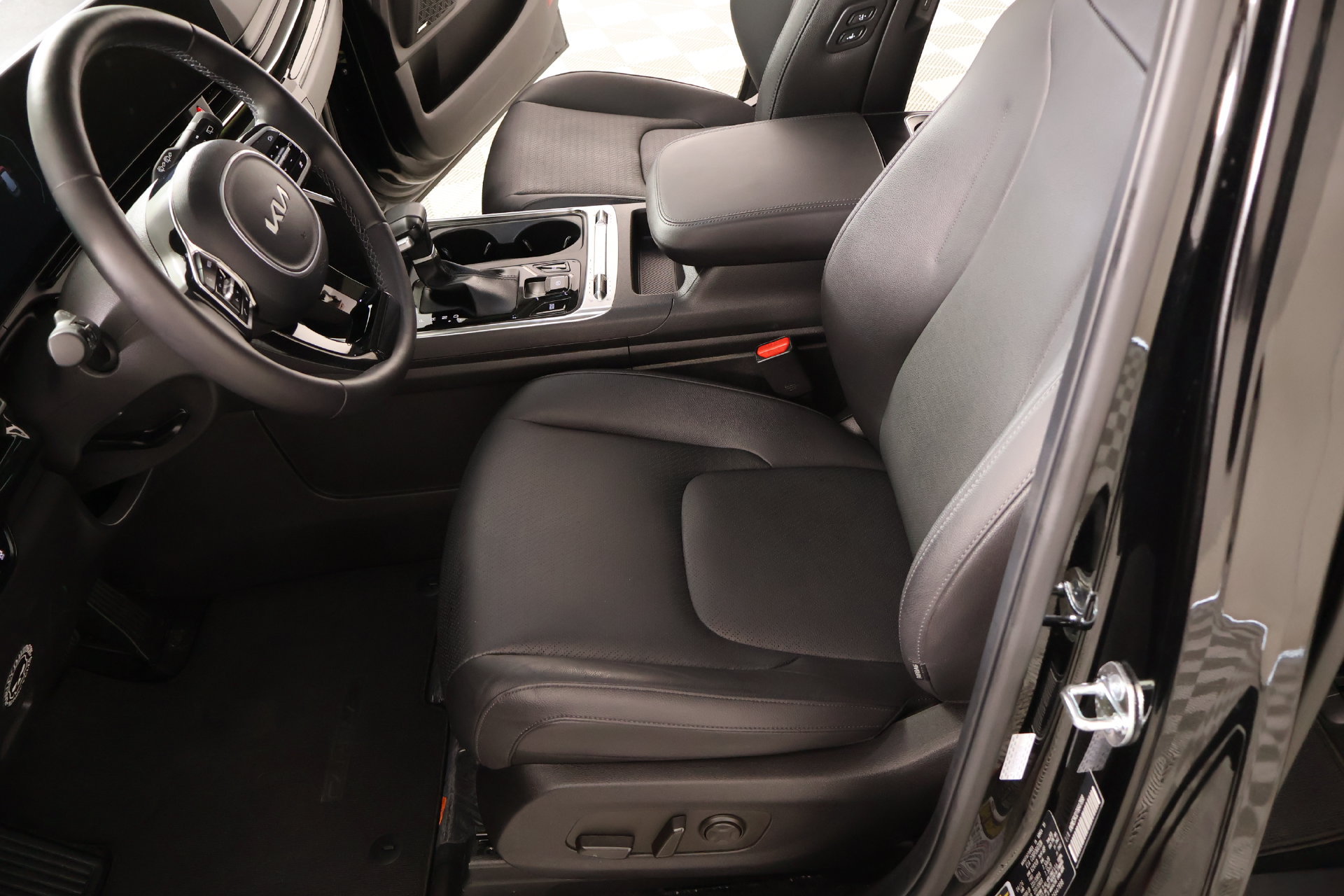 Used 2026 Kia Carnival SX Prestige FWD image 12