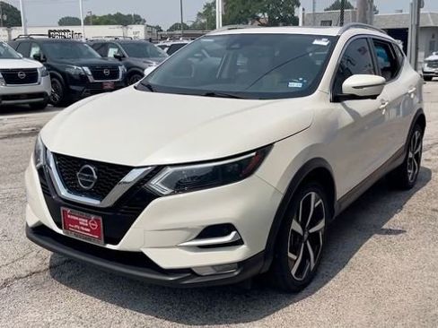 Used 2022 Nissan Rogue Sport SL w/ Premium Package image 28