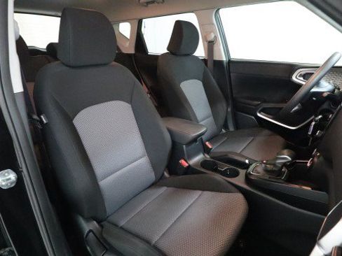 Used 2021 Kia Soul LX FWD image 12