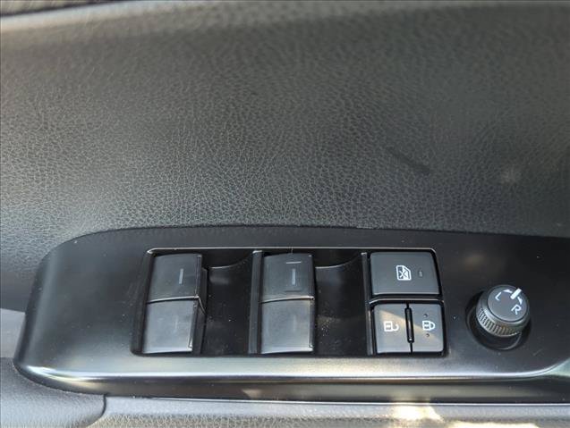 Used 2025 Toyota Camry SE w/ Multimedia Upgrade Package FWD image 10