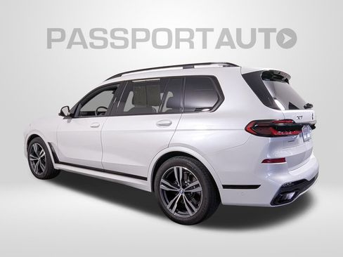 Used 2026 BMW X7 xDrive40i AWD/4WD image 3