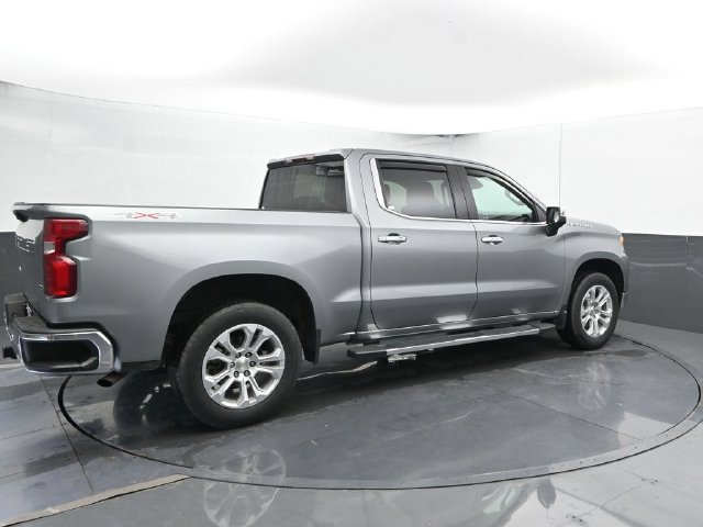 Used 2023 Chevrolet Silverado 1500 LTZ AWD/4WD image 2
