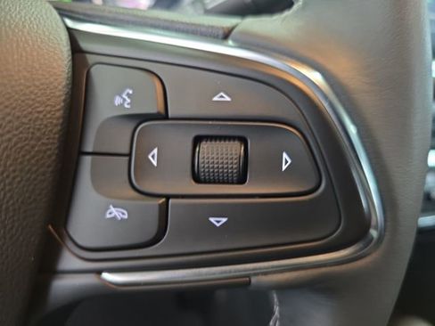 Used 2023 Buick Encore GX Select w/ Sport Touring Package FWD image 17