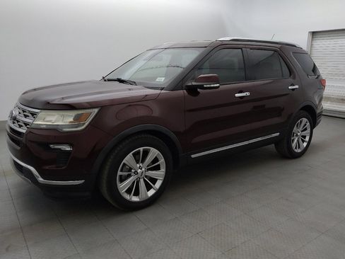 Used 2018 Ford Explorer Limited w/ Equipment Group 301A FWD image 2