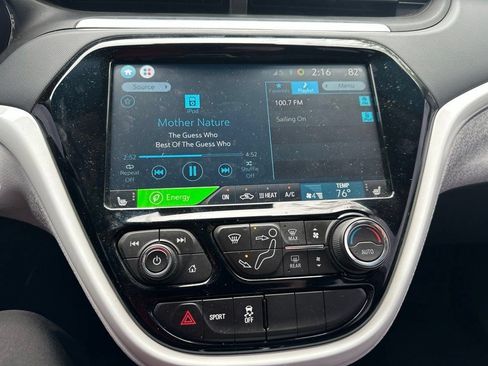 Used 2019 Chevrolet Bolt Premier w/ Infotainment Package FWD image 9
