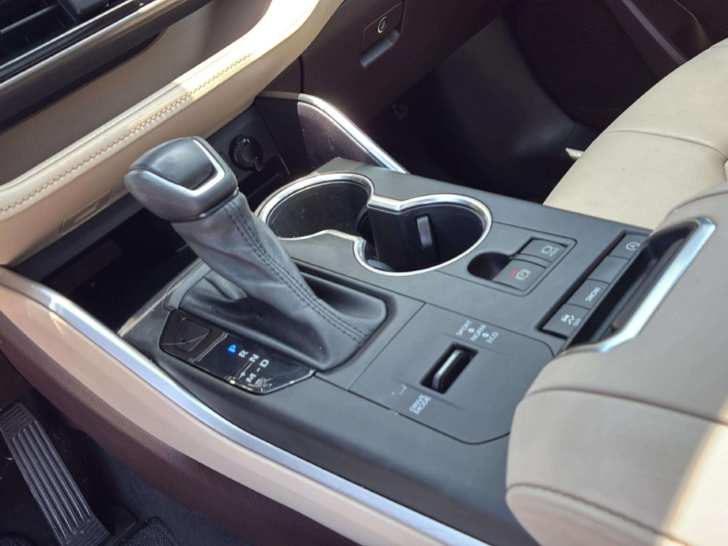 Used 2022 Toyota Highlander XLE FWD image 15