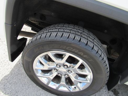 Used 2014 GMC Sierra 1500 SLT w/ SLT Crew Cab Value Package AWD/4WD image 13