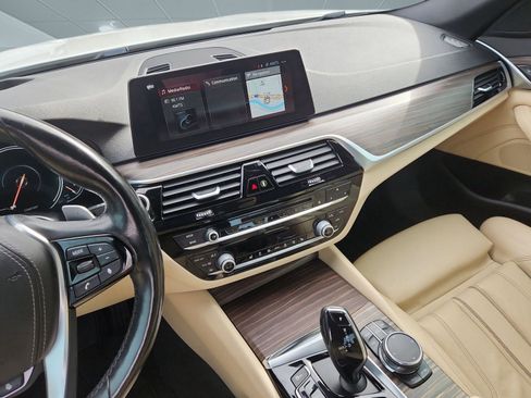 Used 2018 BMW 530e xDrive 530e xDrive iPerformance image 13