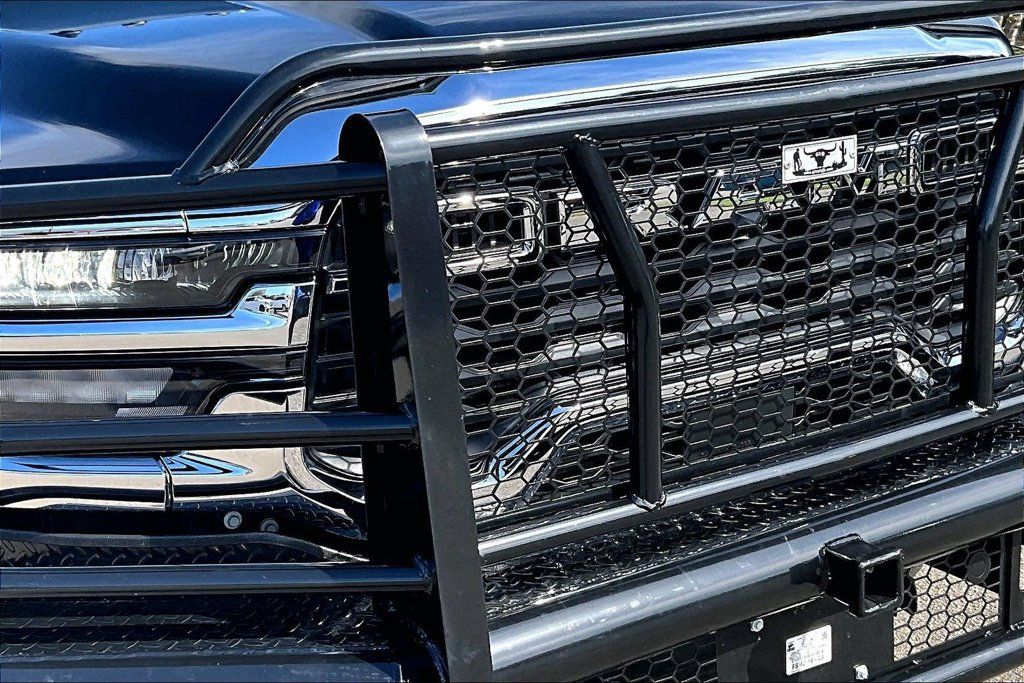 Used 2025 RAM 2500 Tradesman w/ Chrome Appearance Group AWD/4WD image 27