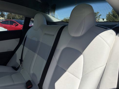 Used 2020 Tesla Model 3 Long Range image 22