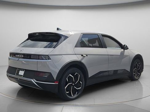 Certified 2024 Hyundai Ioniq 5 SEL image 7