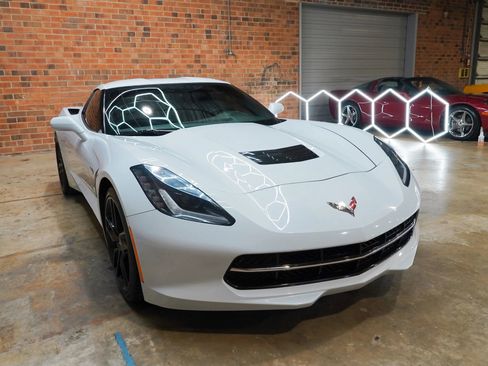 Used 2019 Chevrolet Corvette Stingray Coupe w/ 1LT RWD image 4