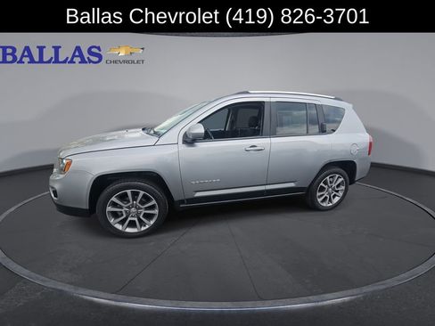 Used 2017 Jeep Compass High Altitude FWD image 4