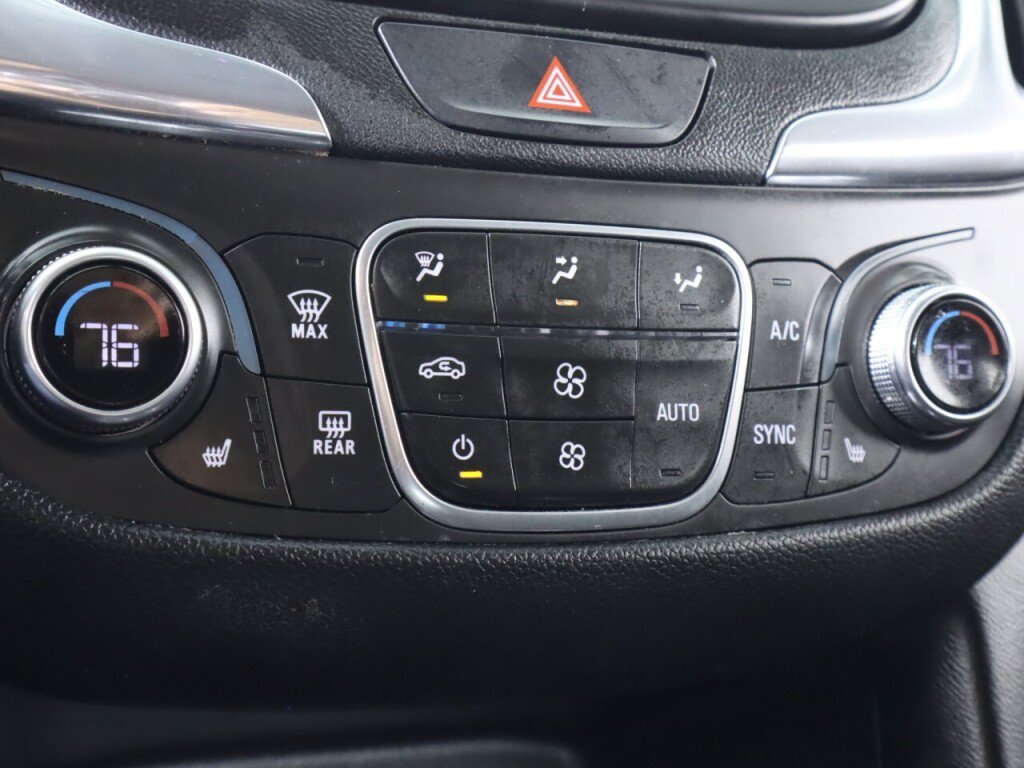 Used 2019 Chevrolet Equinox LT w/ Driver Convenience Package AWD/4WD image 21
