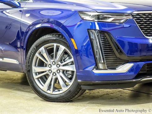 Certified 2025 Cadillac XT6 Premium Luxury image 3