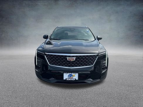 Used 2024 Cadillac XT4 Premium Luxury AWD/4WD image 9
