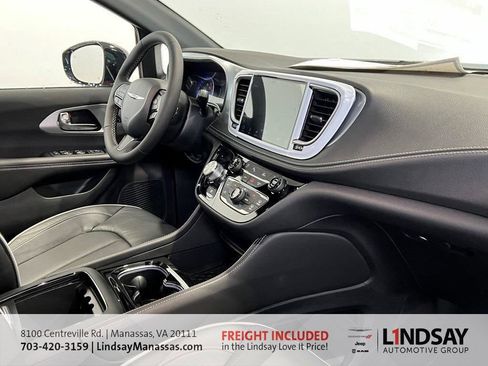 New 2026 Chrysler Pacifica Limited w/ S Appearance Package image 12