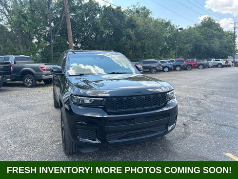 Used 2022 Jeep Grand Cherokee L Laredo AWD/4WD image 1