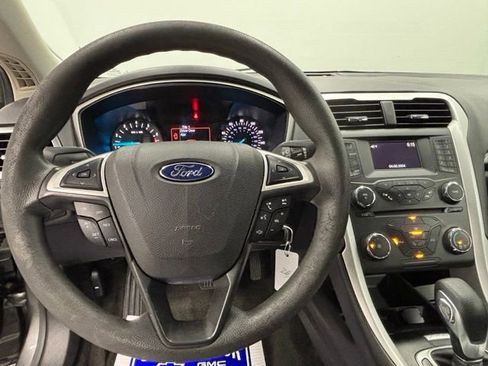 Used 2016 Ford Fusion SE FWD image 15