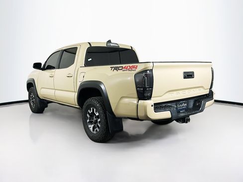 Used 2017 Toyota Tacoma TRD Off-Road image 5