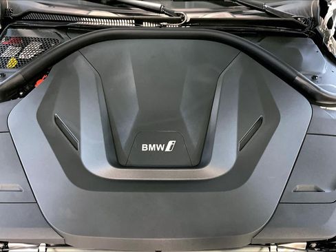 Used 2024 BMW i4 eDrive40 w/ Premium Package RWD image 17