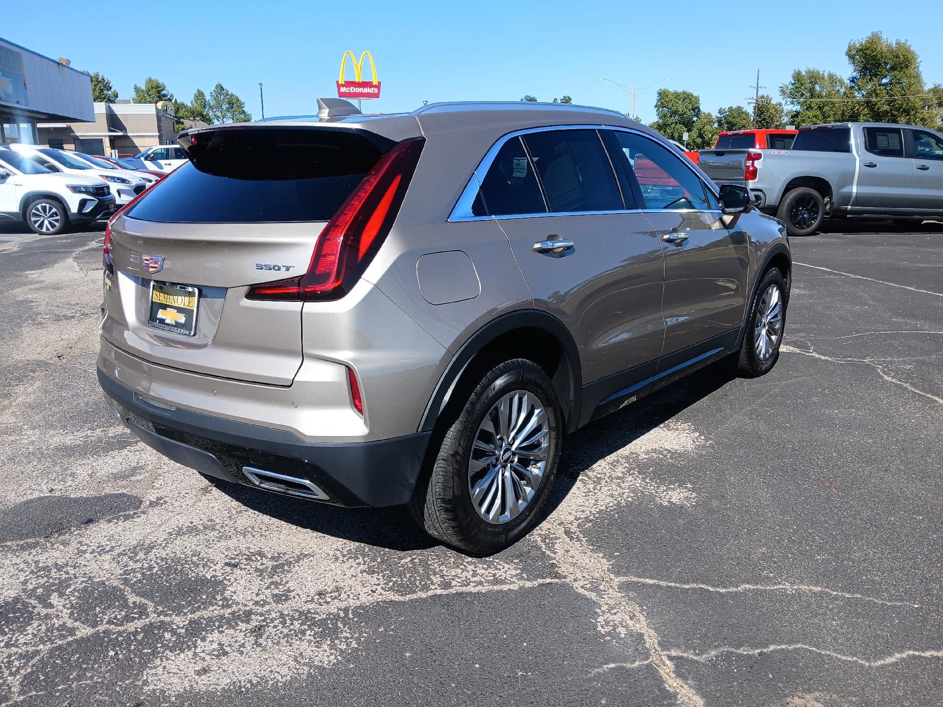 Used 2025 Cadillac XT4 Premium Luxury FWD image 6
