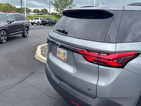 Used 2024 Chevrolet Traverse LT w/ Midnight/Sport Edition AWD/4WD image 6
