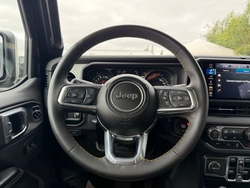 Used 2024 Jeep Wrangler Unlimited Sahara AWD/4WD image 18