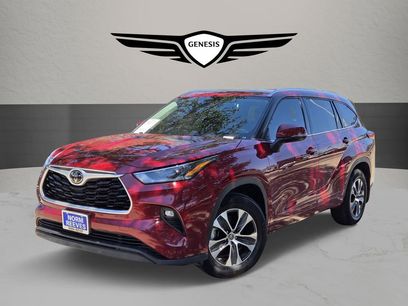 Used 2021 Toyota Highlander XLE