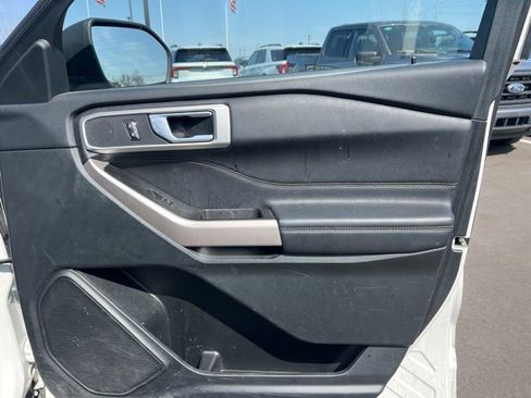 Used 2023 Ford Explorer XLT w/ Equipment Group 202A image 10