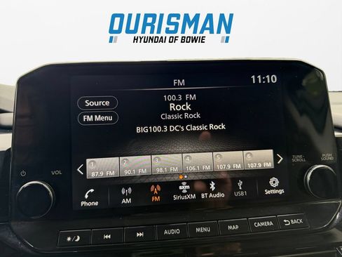 Used 2023 Nissan Pathfinder SL AWD/4WD image 17