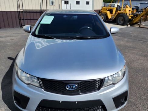 Used 2010 Kia Forte Koup EX image 3
