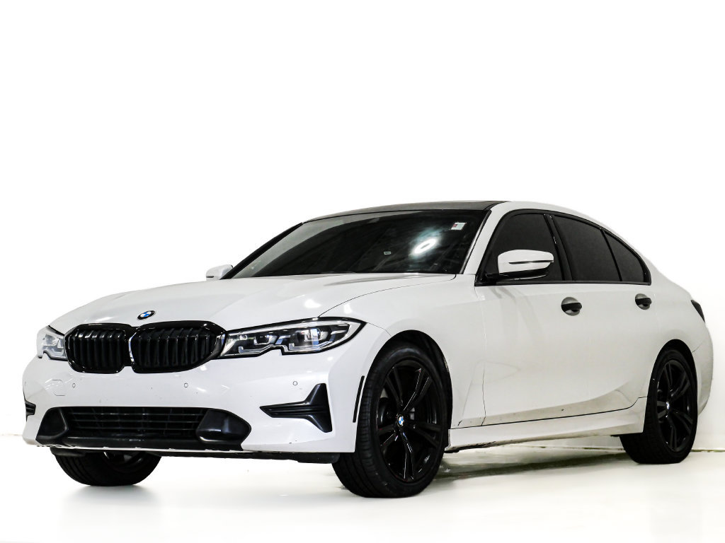 Used 2020 BMW 330i xDrive Sedan w/ Convenience Package AWD/4WD image 3
