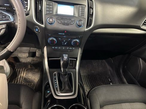 Used 2017 Ford Edge SEL image 9