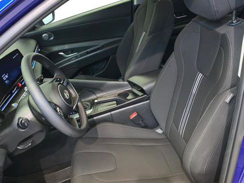 Used 2024 Hyundai Elantra SEL image 17