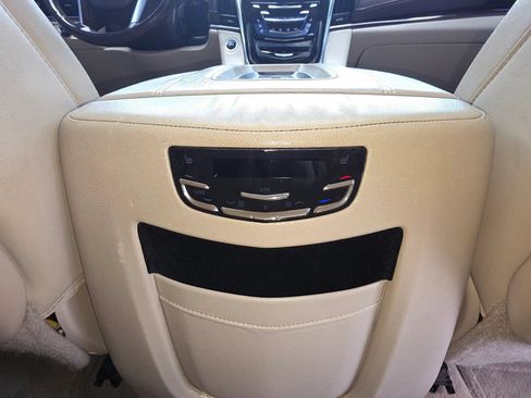 Used 2015 Cadillac Escalade Luxury RWD image 20