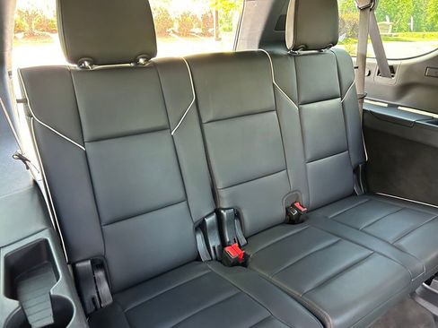 Used 2023 Cadillac Escalade ESV Premium Luxury image 45