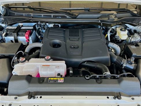 New 2026 Toyota Tundra SR5 image 8