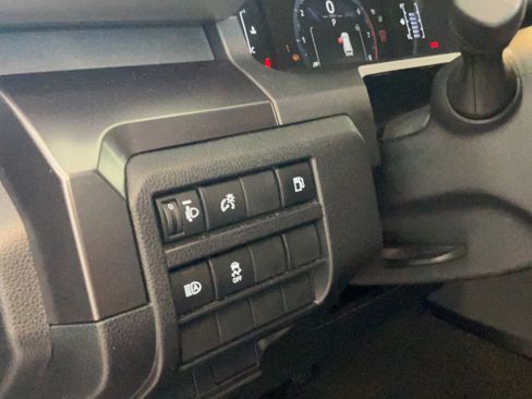 Certified 2025 Toyota 4Runner SR5 AWD/4WD image 19