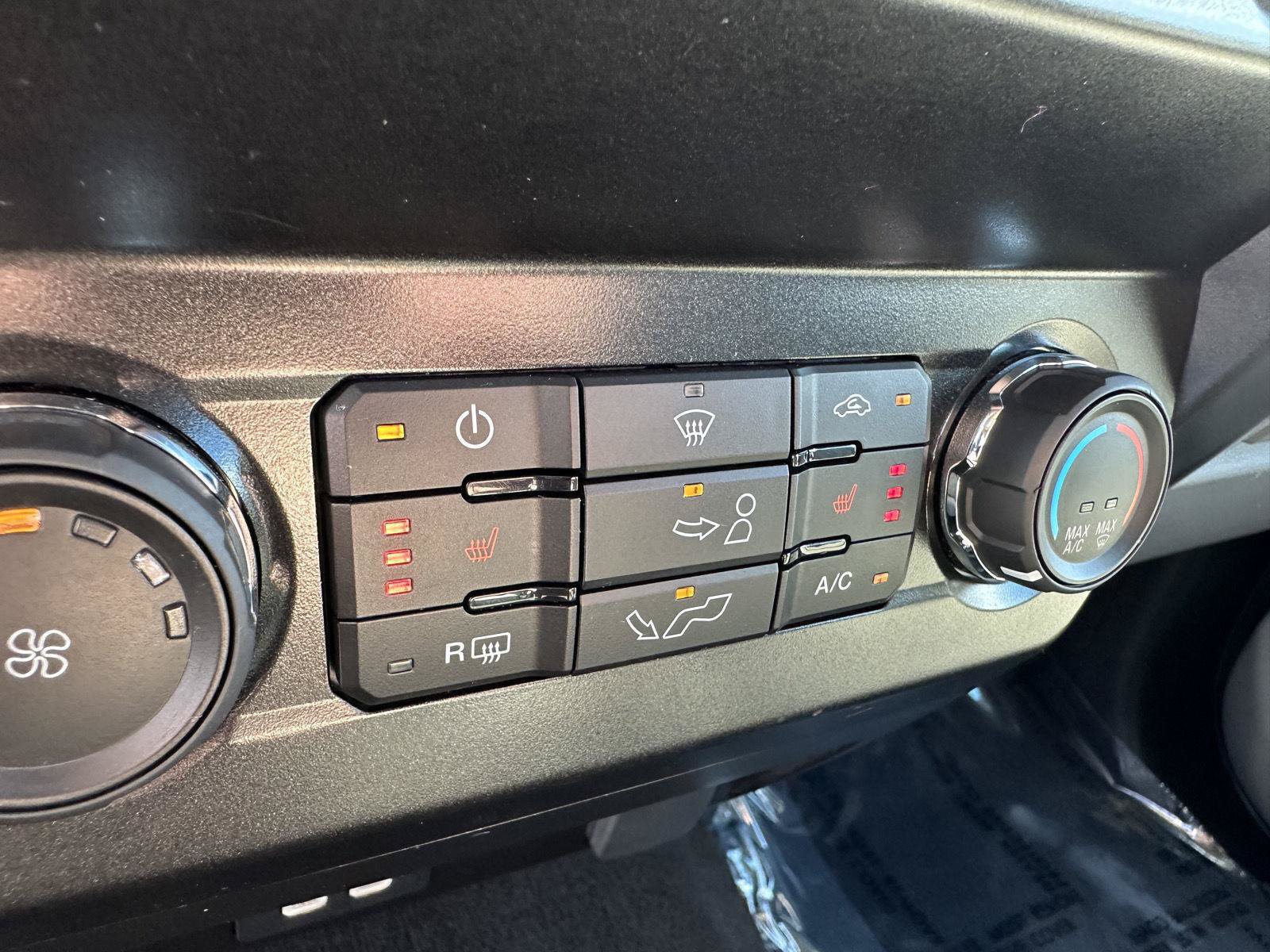 Used 2019 Ford F150 XLT w/ Equipment Group 302A Luxury AWD/4WD image 26